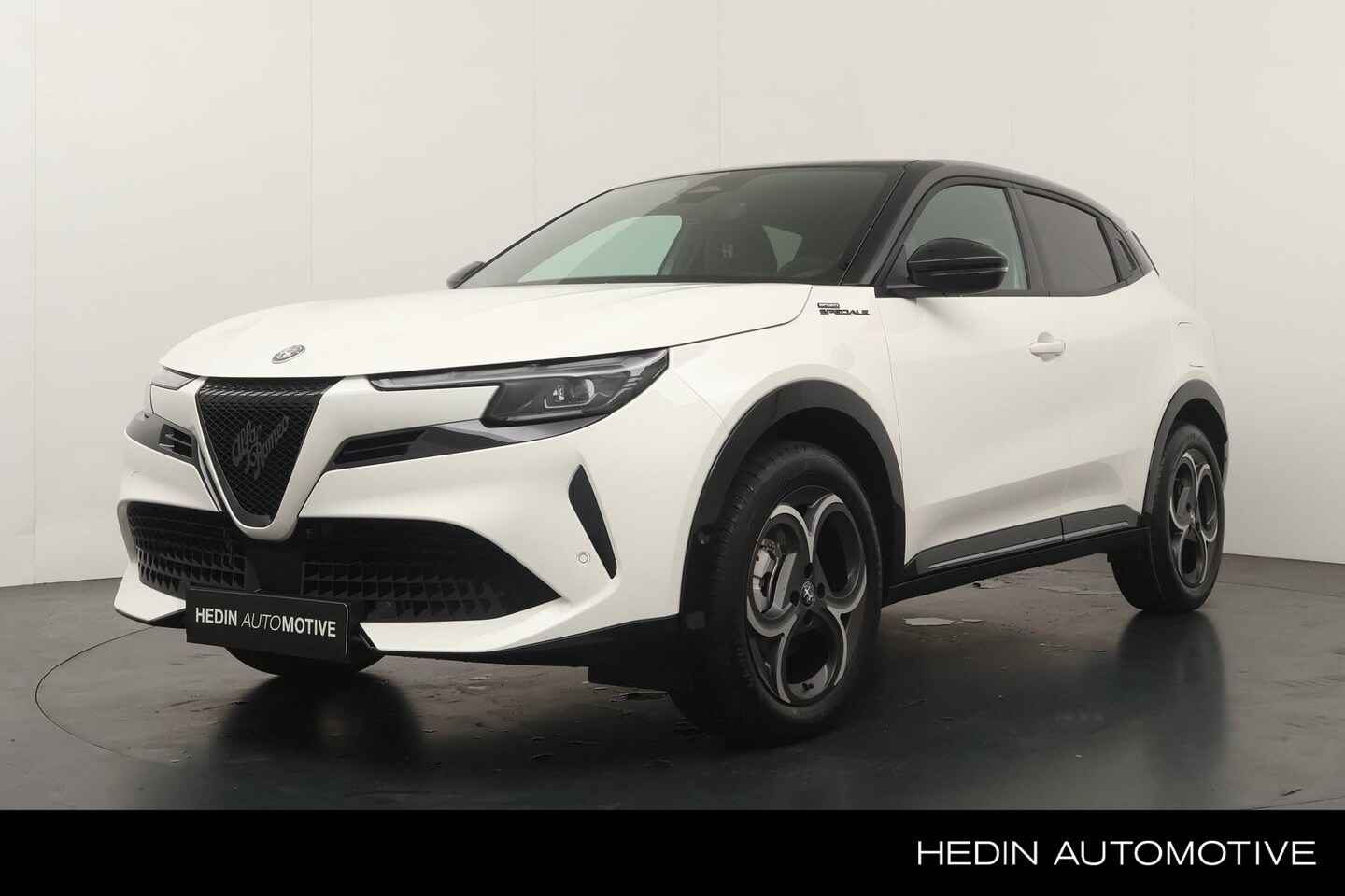 Alfa Romeo Junior - 1.2 Turbo Hybrid Ibrida Sport Speciale Techno Pakket | Panoramadak | verwarmde voorruitran - AutoWereld.nl