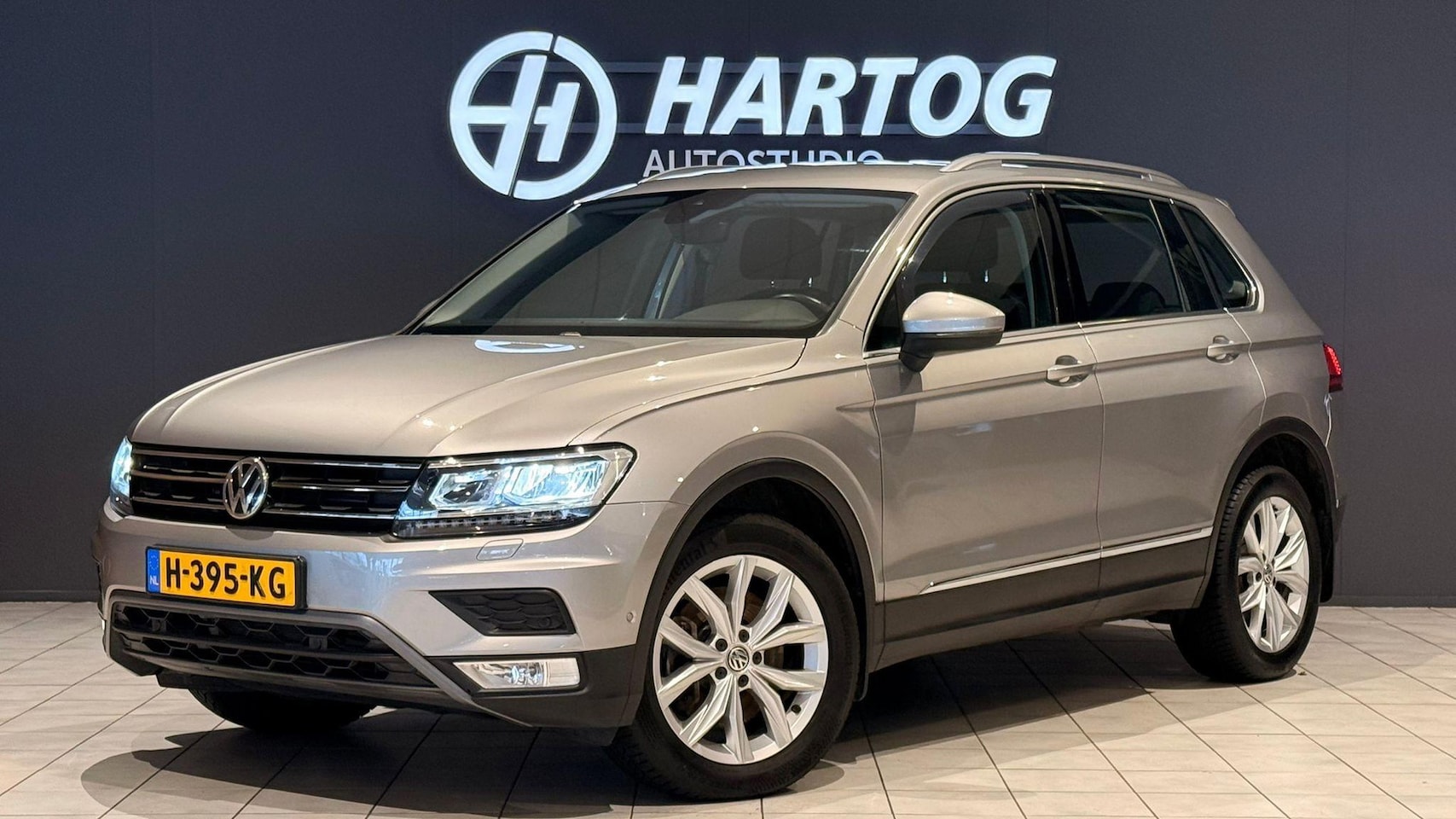 Volkswagen Tiguan - 2.0 TSI 4Motion Highline 2000KG trekgewicht / CAMERA / STOELVERWARMING - AutoWereld.nl