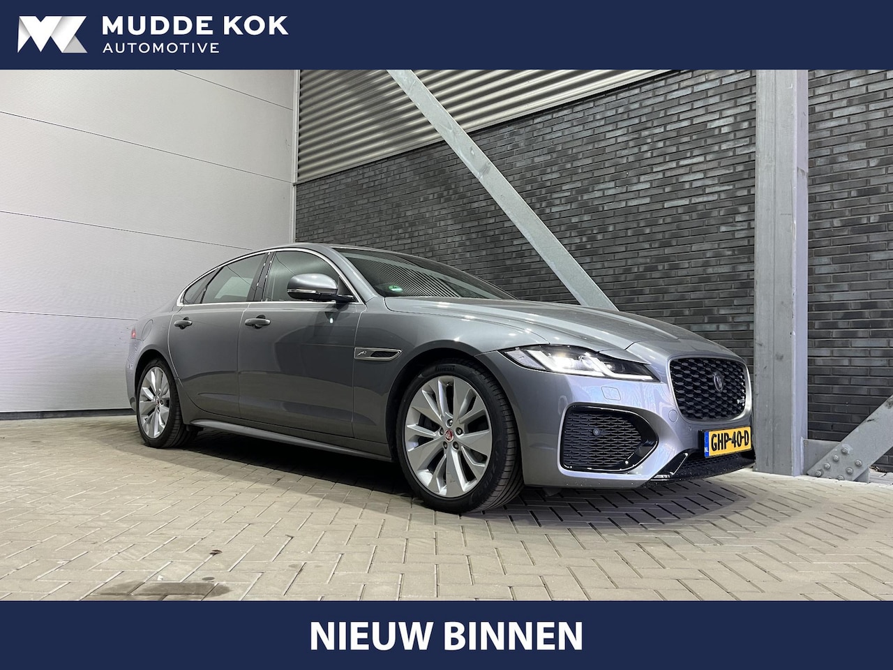 Jaguar XF - P250 R-Dynamic SE | Leder | Stoel+Stuurverwarming | Camera | Apple Carplay | 19 Inch - AutoWereld.nl