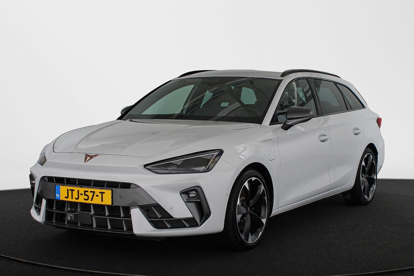 CUPRA Leon Sportstourer - 1.5 TSI e-Hybrid Business Elektrische Kuipstoel Trekhaak Stoelverwarming - AutoWereld.nl