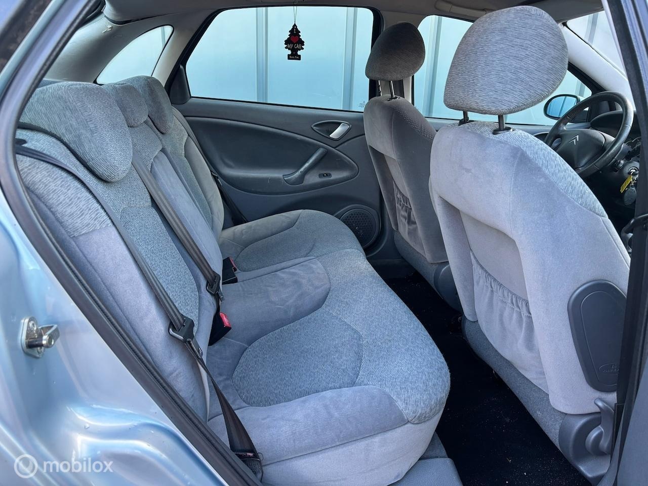 Citroën C5 - 2.0-16V Ligne Prestige NAP//AIRCO//CRUISE//TREKHAAK//INRUILKOOPJE