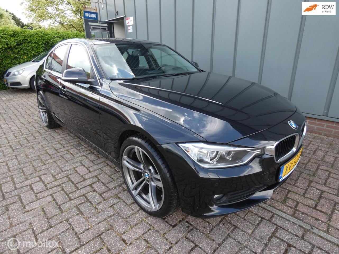 BMW 3-serie - 318d High Executive AIRCO//NAVI//CRUISE//STOELVERWARMING//CV+AB - AutoWereld.nl
