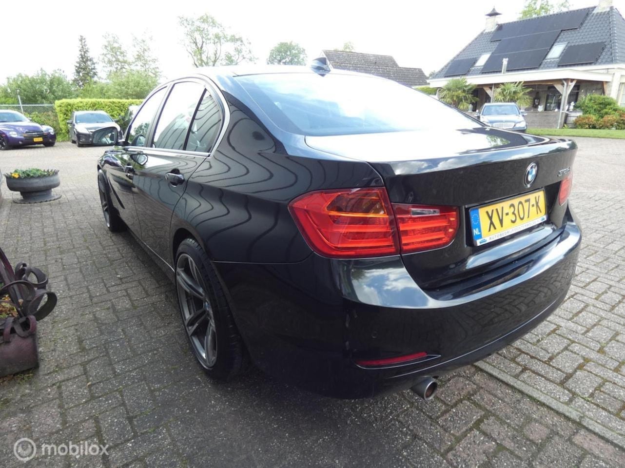 BMW 3-serie - 318d High Executive AIRCO//NAVI//CRUISE//STOELVERWARMING//CV+AB