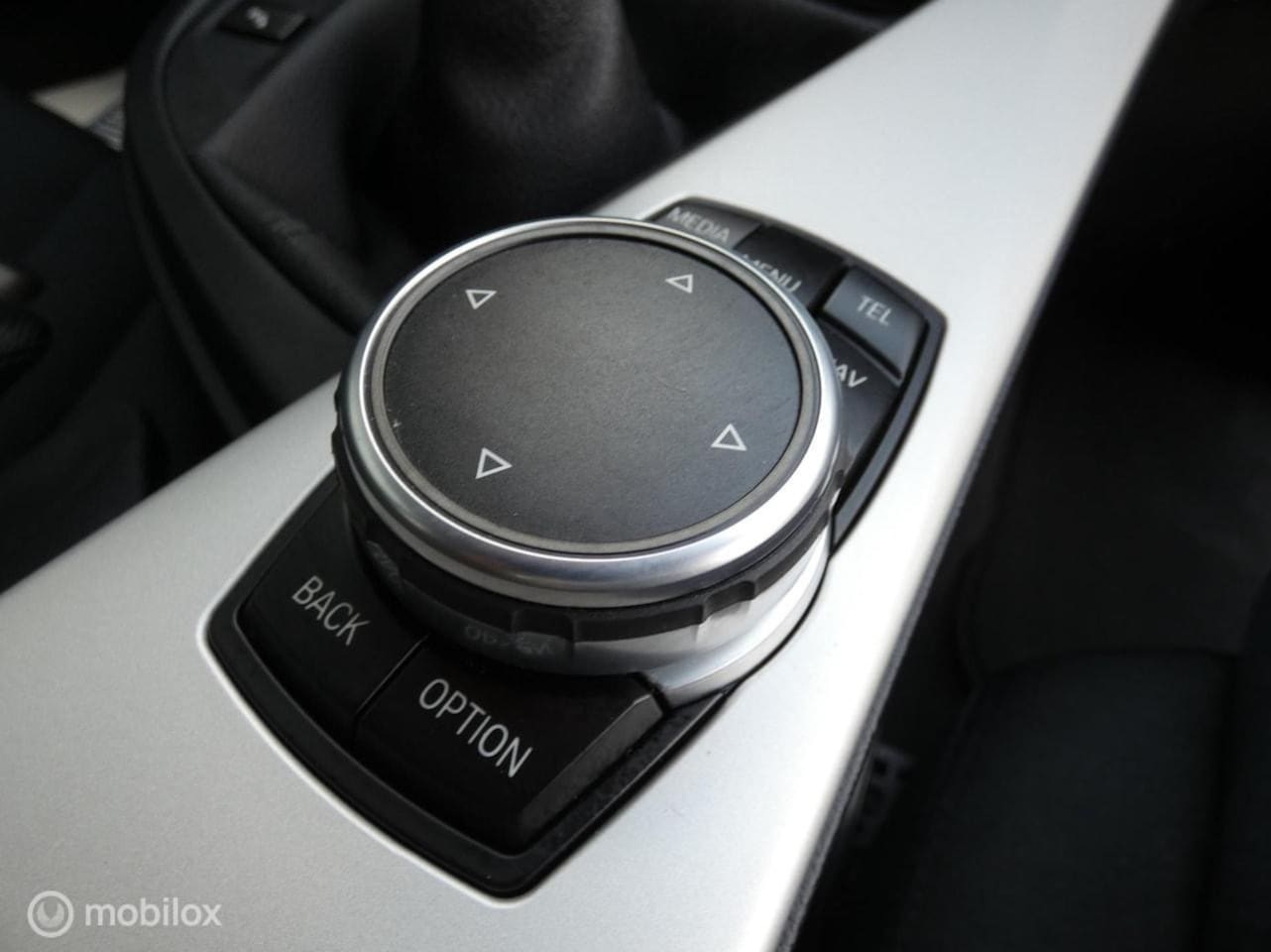 BMW 3-serie - 318d High Executive AIRCO//NAVI//CRUISE//STOELVERWARMING//CV+AB