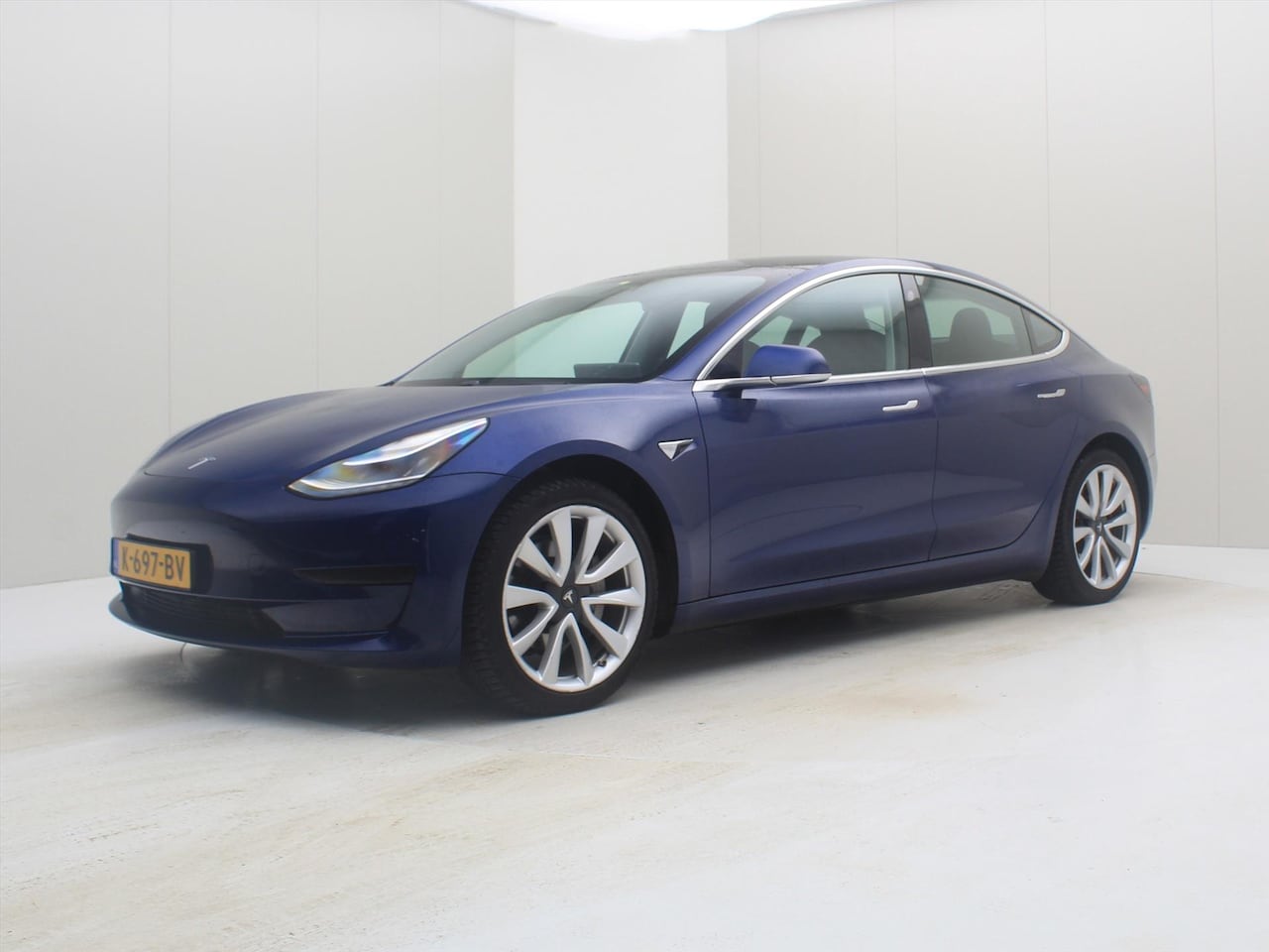 Tesla Model 3 - Standard RWD Plus [ TREKHAAK+LFP-ACCU+AUTOPILOT+19 INCH+PREMIUM AUDIO ] - AutoWereld.nl