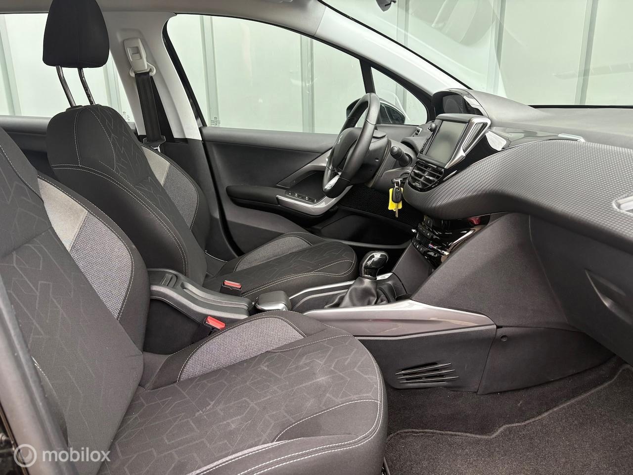 Peugeot 2008 - 1.6 BlueHDi CLIMA//NAVI//CRUISE//TREKHAAK//PDC//ELEC.RAMEN