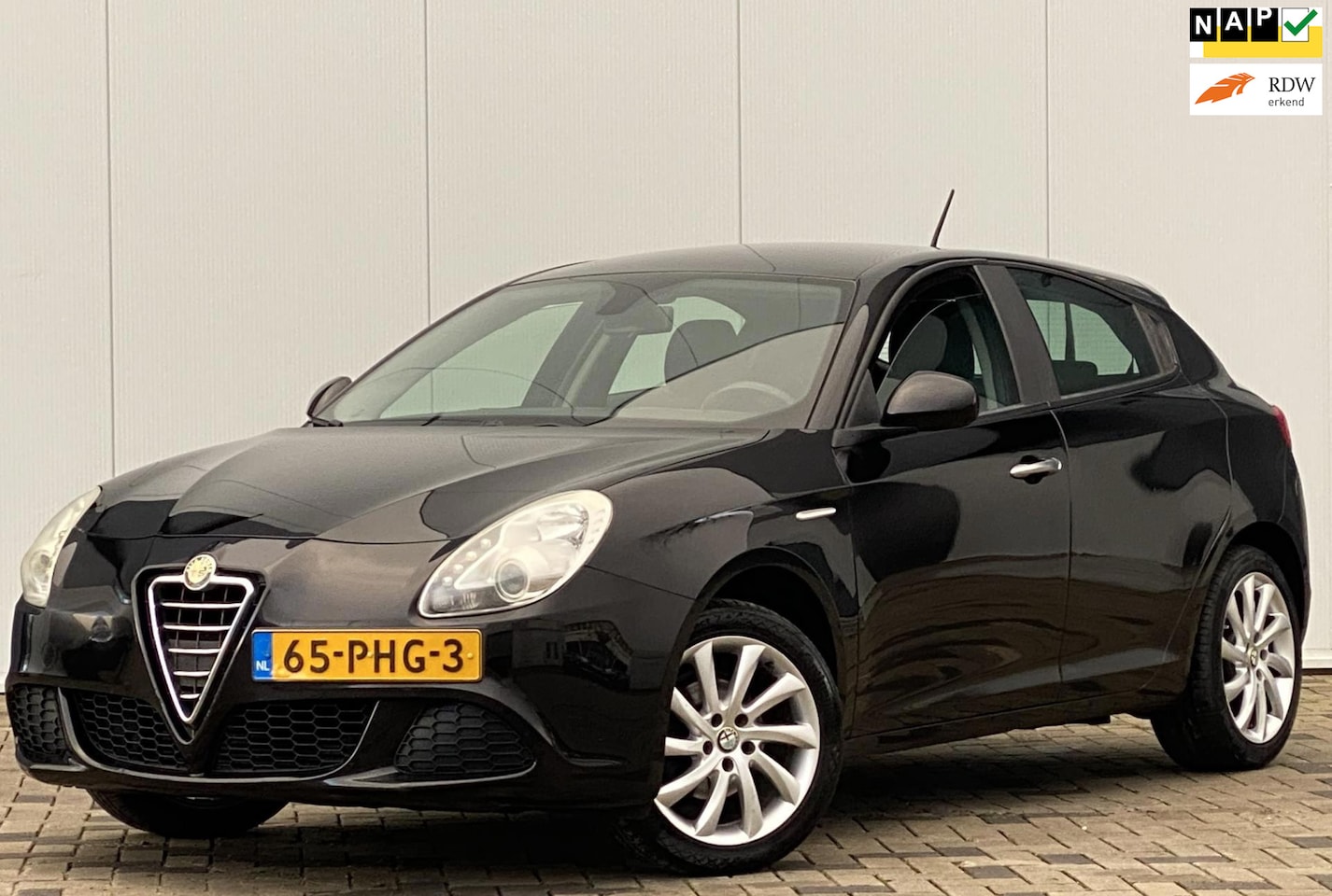 Alfa Romeo Giulietta - 1.4 T Progression 5 DEURS AIRCO NAP IN PERFECT STAAT - AutoWereld.nl