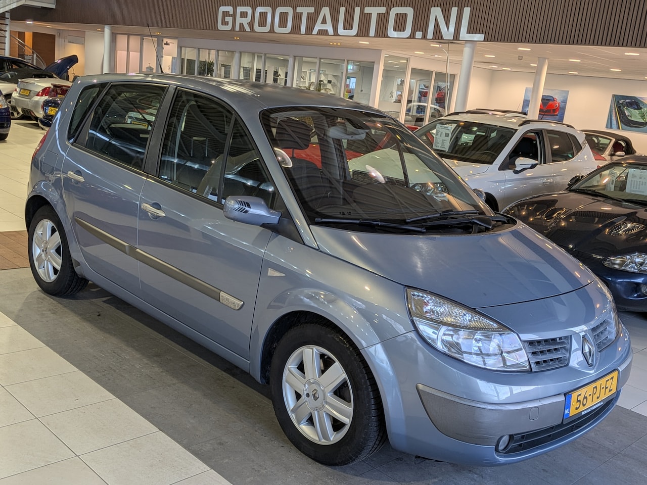 Renault Scénic - 2.0-16V Dynamique Comfort Automaat Airco, Cruise Control, Stuurbekrachtiging - AutoWereld.nl