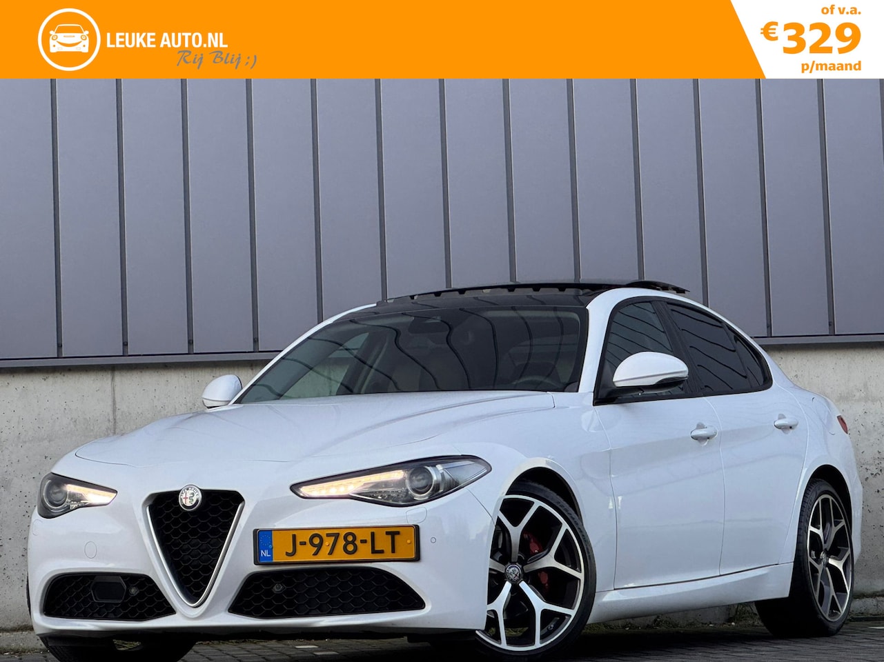 Alfa Romeo Giulia - 2.0T 200PK Super Pano Leer Camera Apple-Carplay - AutoWereld.nl