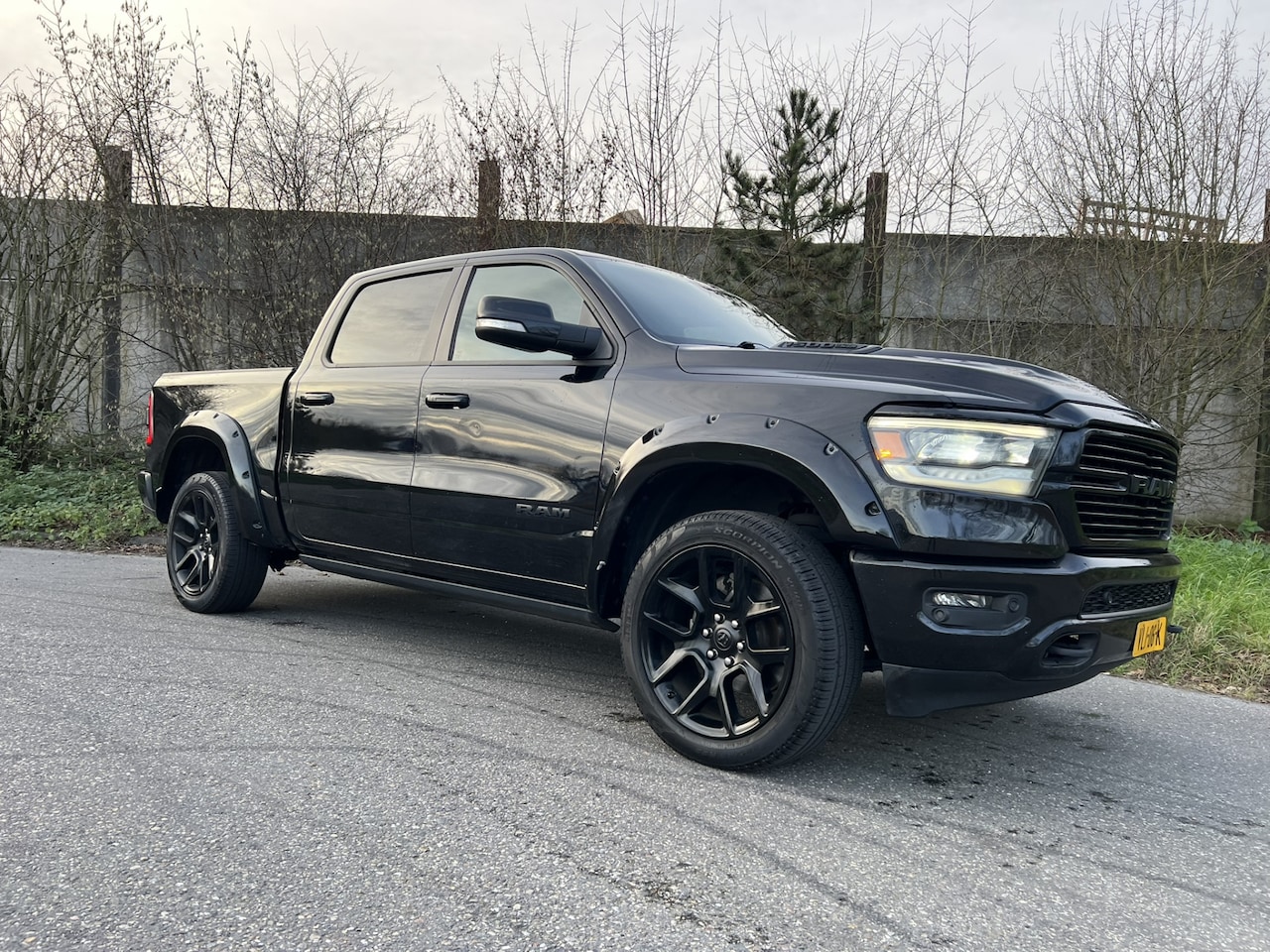 Dodge Ram 1500 - 5.7 V8 4x4 Crew Cab Laramie 5.7 V8 4x4 Crew Cab Laramie - AutoWereld.nl