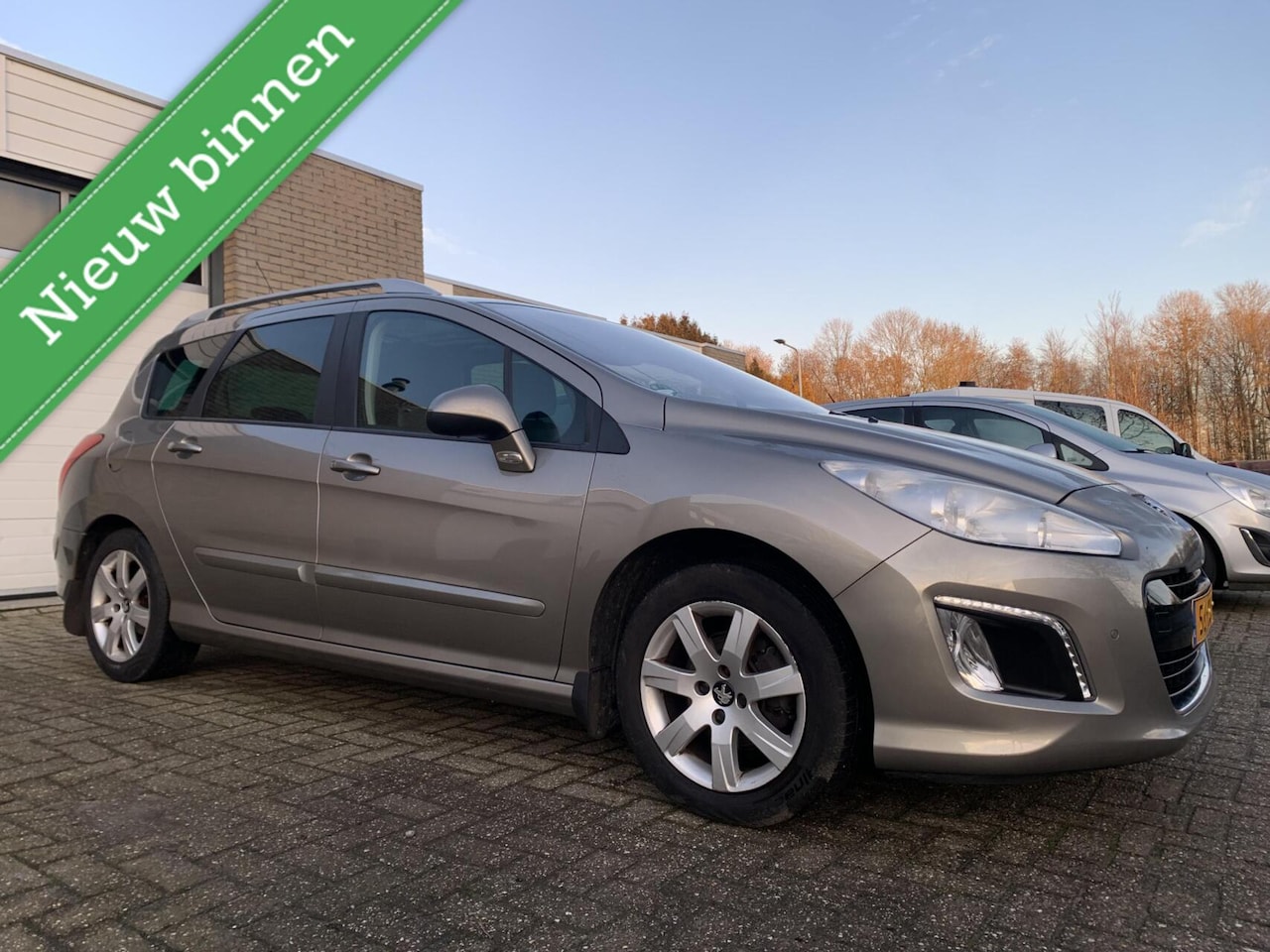 Peugeot 308 SW - 1.6 VTi Première LED Navi Airco Panodak Trekhaak Cruise control LM Velgen - AutoWereld.nl