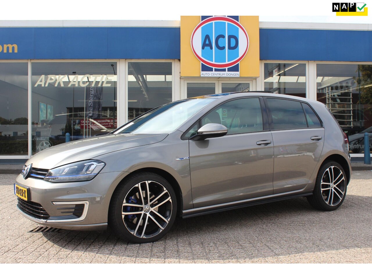 Volkswagen Golf - 1.4 TSI GTE | PanoramaDak | Orig. NL | Trekhaak afneembaar | - AutoWereld.nl
