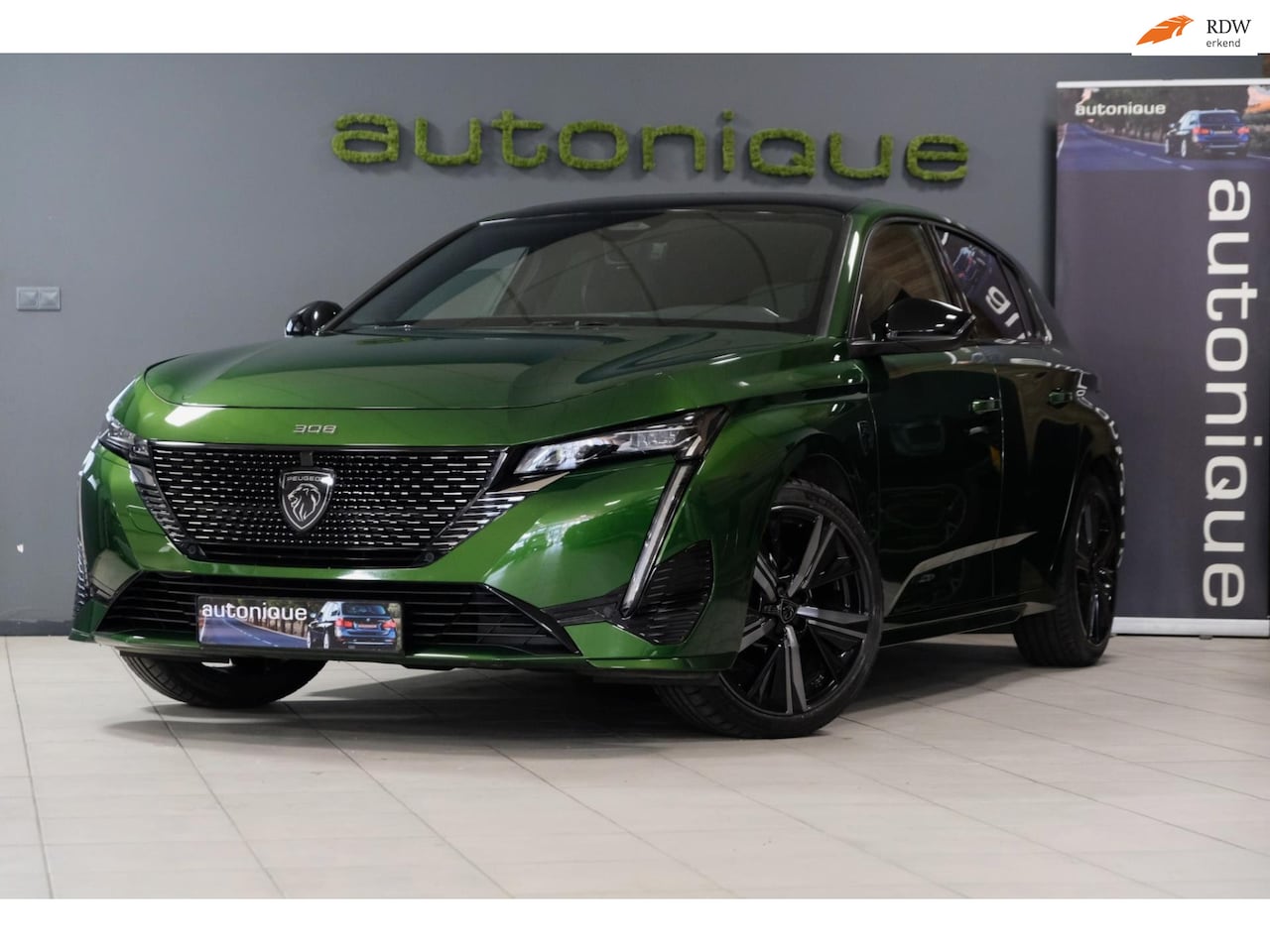 Peugeot 308 - 1.2 PureTech GT 31dkm! **PANORAMADAK** Navi/Camera/"18/Adaptive Cruise - AutoWereld.nl