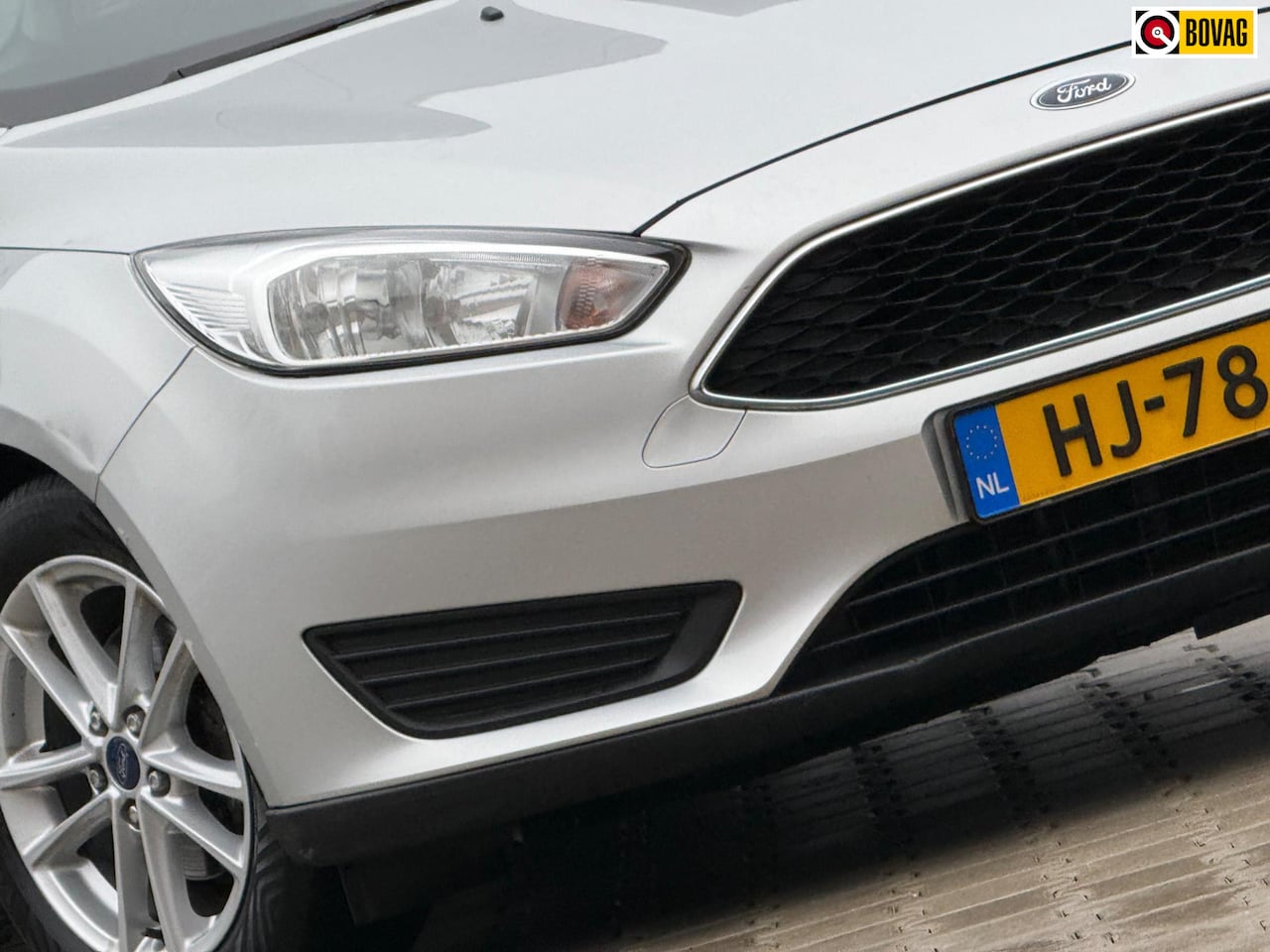 Ford Focus Wagon - 1.0 Trend Ecoboost Edition - Moondust Silver - Nav/Cruise/Parkpilot - AutoWereld.nl