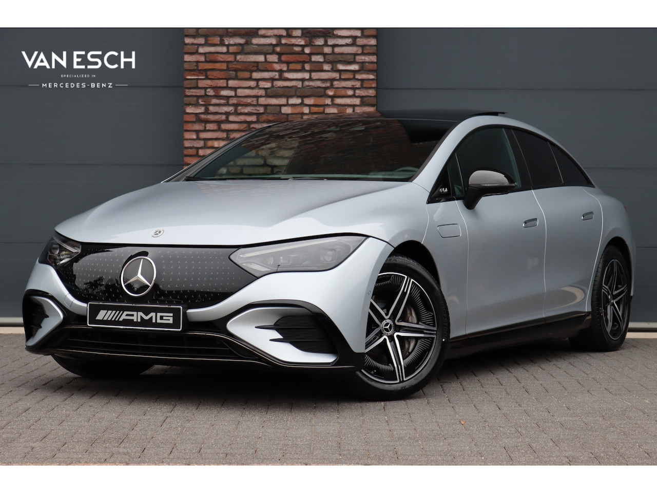 Mercedes-Benz EQE - 300 AMG Line 89 kWh | Panoramadak | Distronic+ | Burmester | Memory | Leder | Surround Cam - AutoWereld.nl
