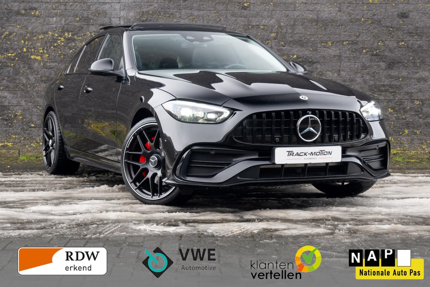 Mercedes-Benz C-klasse - 300 e AMG Line Limited Black & Black - AutoWereld.nl