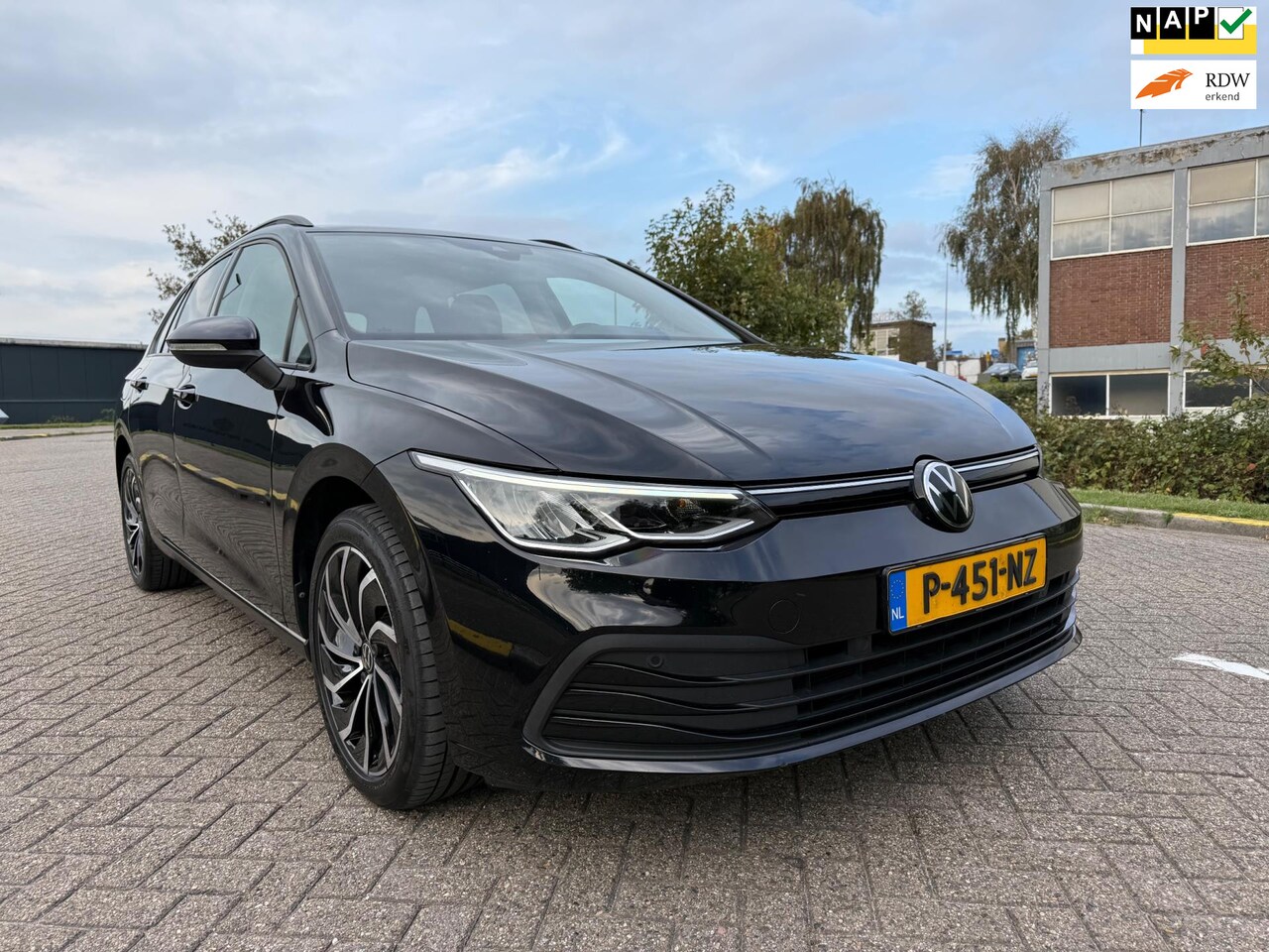 Volkswagen Golf Variant - 1.0 eTSI Life Business_Massage_stoel_LUX_UITVOERING!! - AutoWereld.nl