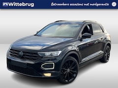 Volkswagen T-Roc - 1.5 TSI Sport / Panorama dak / 19 Inch / Virtual Cockpit / Afneembare trekhaak / Black Sty