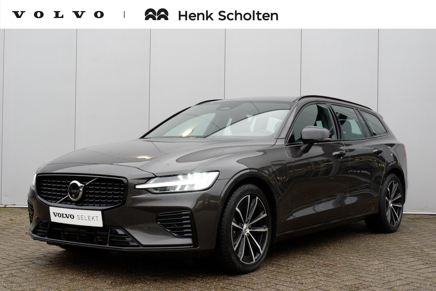 Volvo V60 - 2.0 T6 Plug-in hybrid AWD Plus Dark - AutoWereld.nl
