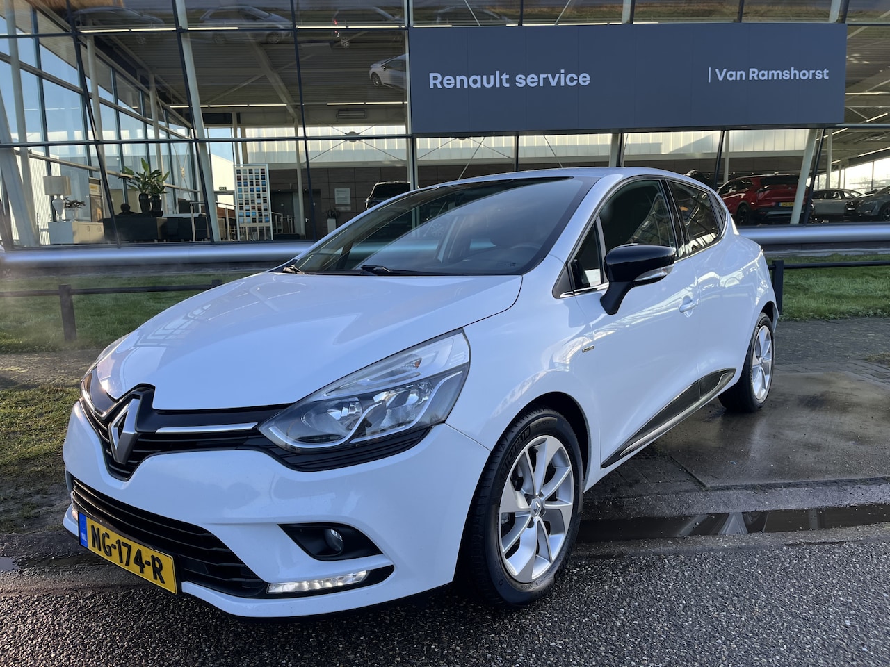 Renault Clio - 0.9 TCe Limited / Airco / Navi / Parkeersensoren. Achter / Bluetooth / Cruise / 16'' LMV / - AutoWereld.nl