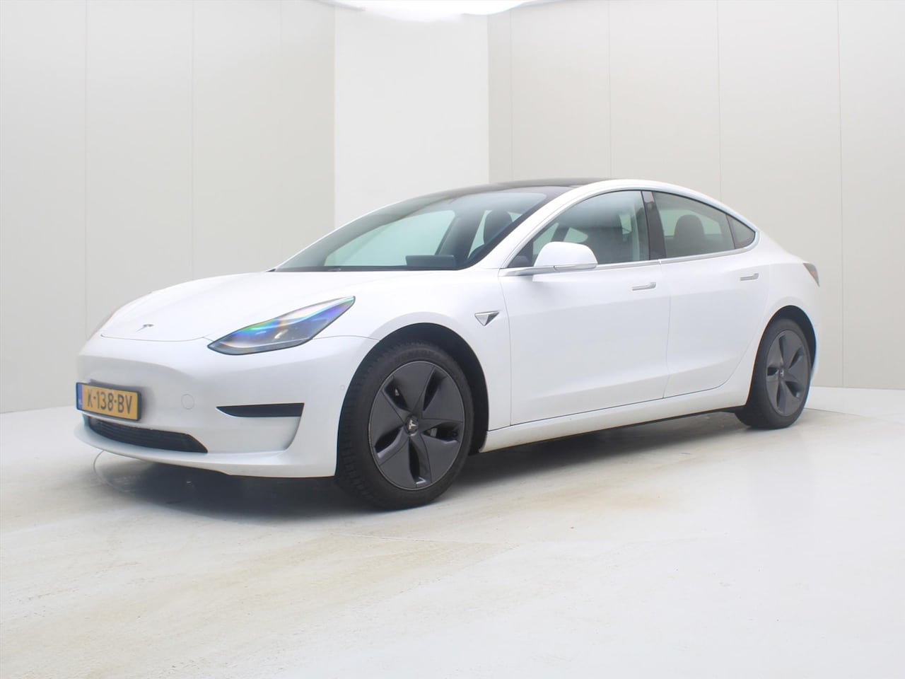 Tesla Model 3 - Standard RWD Plus [ LFP-ACCU+AUTOPILOT+60 kWh+PREMIUM AUDIO ] - AutoWereld.nl