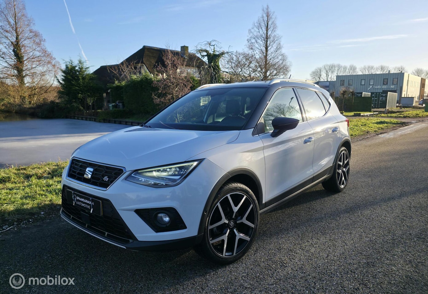 SEAT Arona - 1.0 TSI FR / Navi / Camera / Carplay / 110pk - AutoWereld.nl
