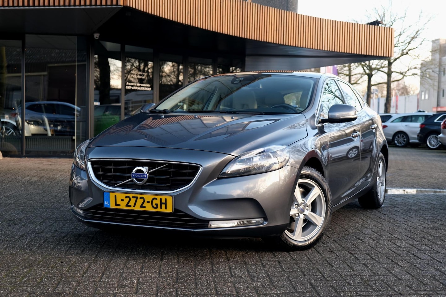 Volvo V40 - 1.6 T2 Summum Panoramadak Cruise Clima PDC - AutoWereld.nl