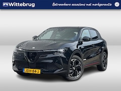 Alfa Romeo Junior - Elettrica Speciale 54 kWh | Techno Pakket | Keyless | Apple carplay | Schuif/kanteldak |