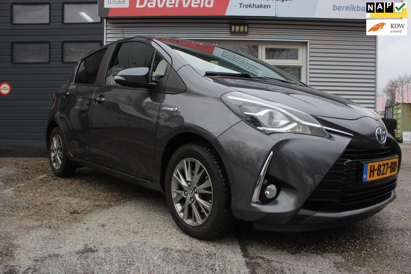 Toyota Yaris - 1.5 Hybrid Dynamic Automaat, 5deurs, navigatie, cruise-control, camera, led, trekhaak, net - AutoWereld.nl