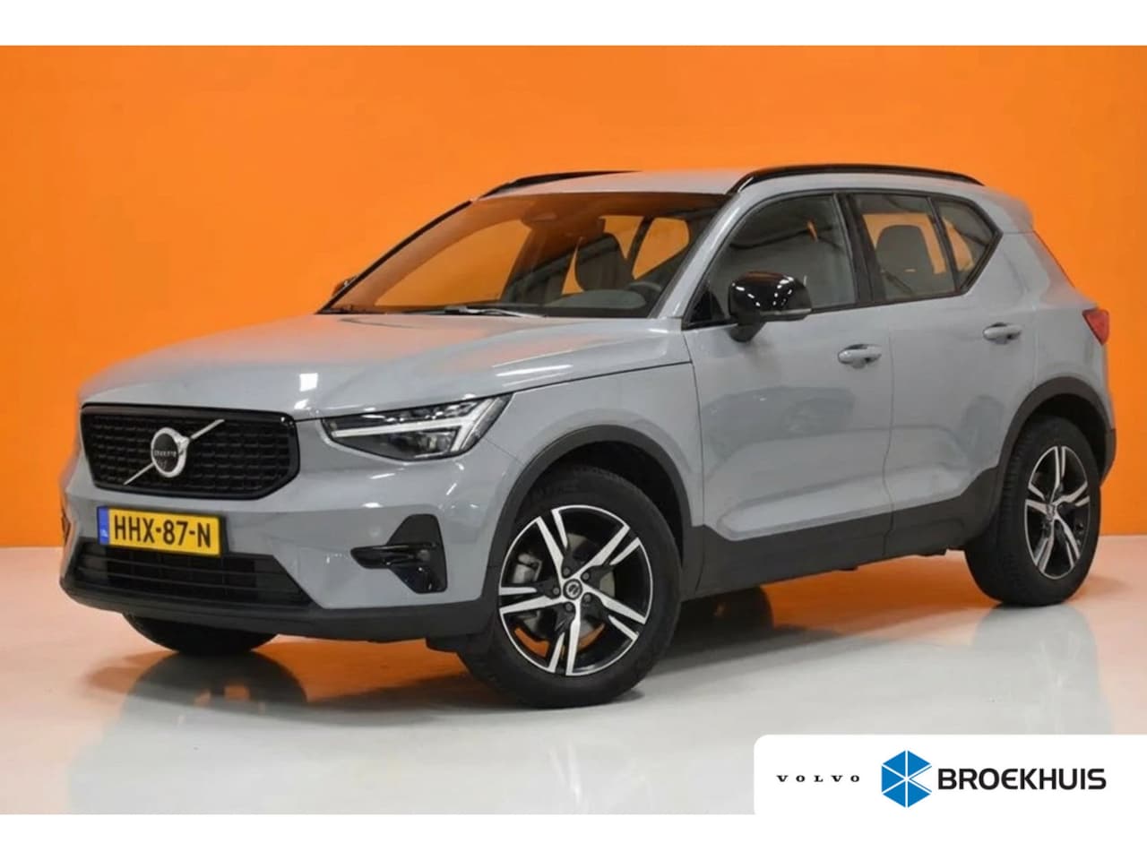 Volvo XC40 - 2.0 B4 Plus Dark | Harman Kardon | Stoel/Stuurverwarming | BLIS | Trekhaak | - AutoWereld.nl