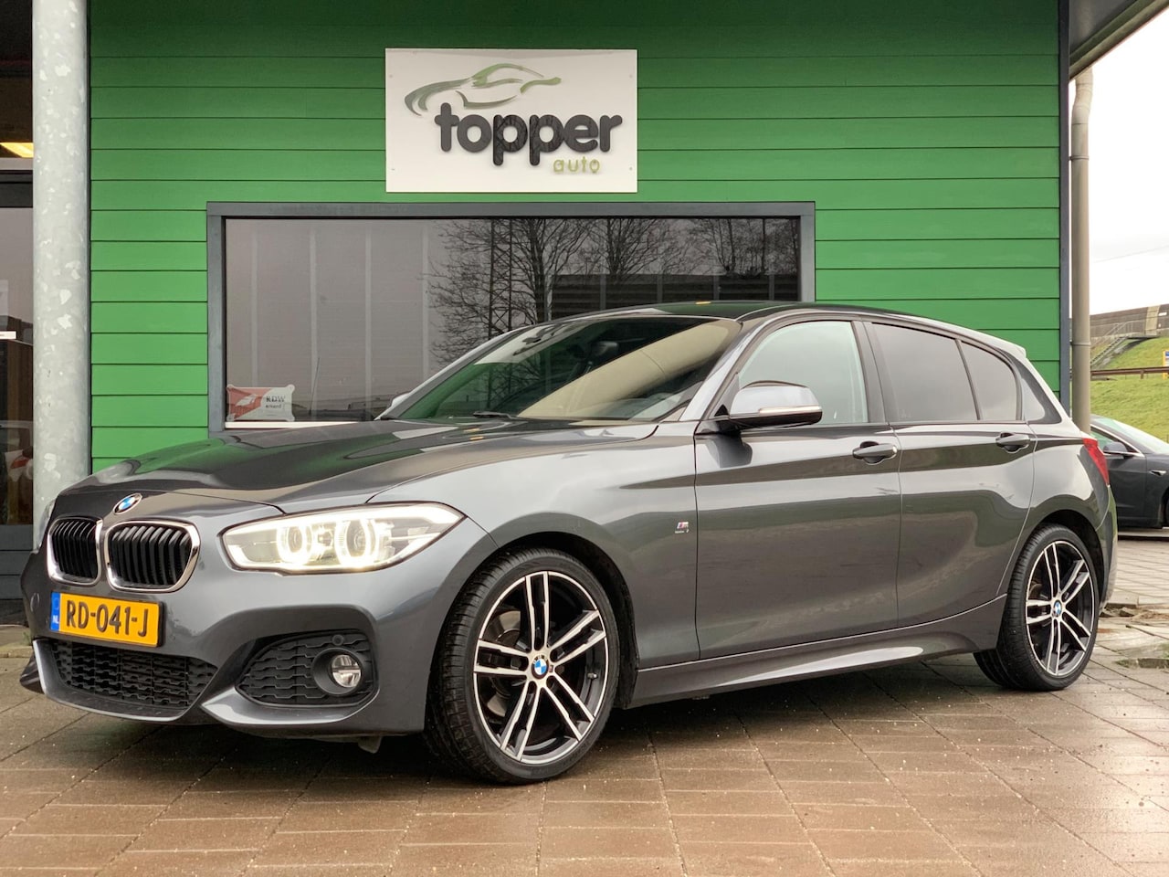BMW 1-serie - 118i High Executive | Automaat | Pano.Dak | LED | Cruise Control | Navi | - AutoWereld.nl