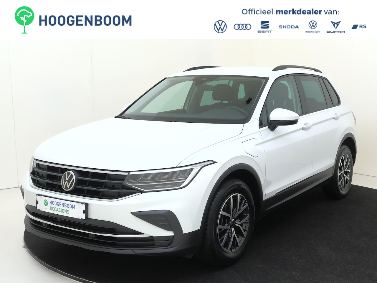 Volkswagen Tiguan - 1.4 TSI eHybrid Life | SoH 92% | Trekhaak | Stoel- en stuurwielverwarming | Adaptieve crui - AutoWereld.nl