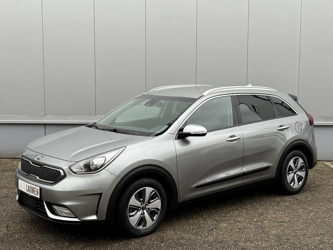 Kia Niro - 1.6 GDi Hybrid DynamicLine Automaat Navi Camera Apple Carplay Rijstrook Keyless ACC LED - AutoWereld.nl