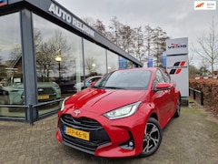 Toyota Yaris - 1.5 Hybrid 115 Dynamic/PARK.SENS V+A/DODE HOEK/KEYLESS/LMV/CARPLAY