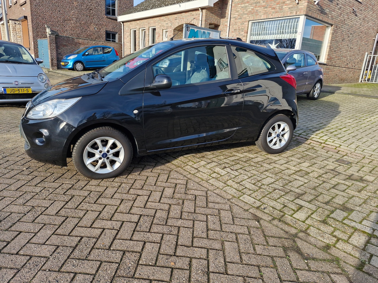 Ford Ka - 1.2 Champions Edition start/stop airco stoelverwarming 4nieuwe banden - AutoWereld.nl