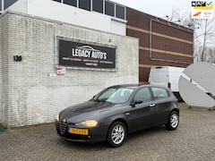 Alfa Romeo 147 - 1.6 T.Spark Veloce Collezione - APK 08/26 - DISTR RIEM VV - DEALER ONDERHOUDEN - VOLLEDIG