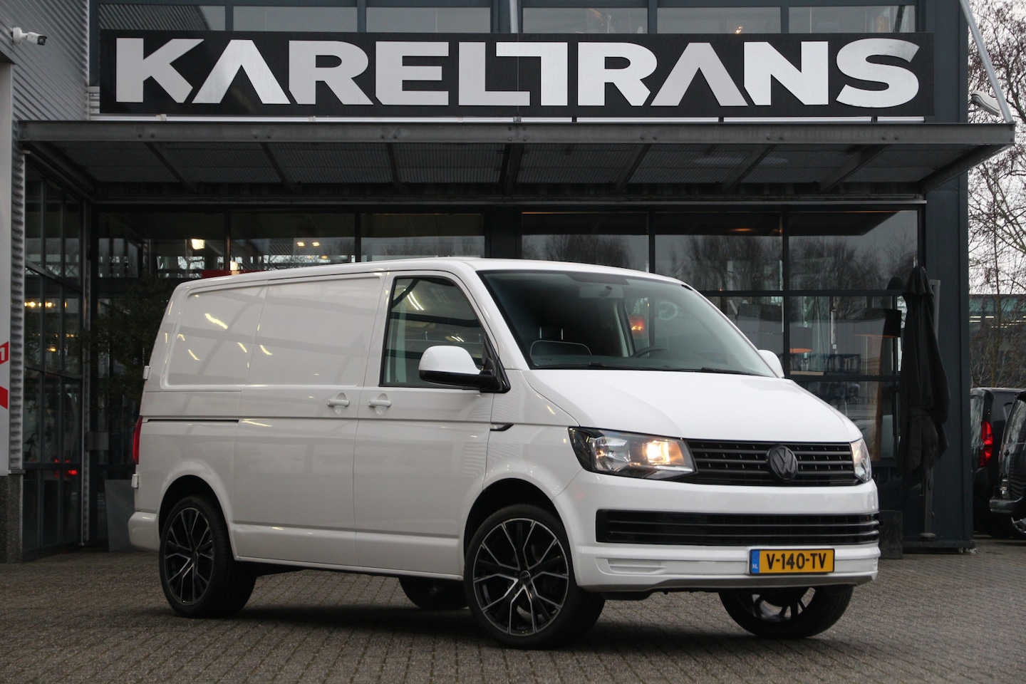 Volkswagen Transporter - 2.0 TDI 150PK | L1H1 | Cruise | Airco.. - AutoWereld.nl