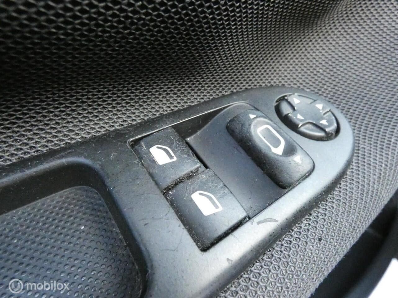 Peugeot 207 CC - 1.6 VTi Cabriolet 119.000km //APK/NAP//Elec.Ramen//CV+AB//PDC//