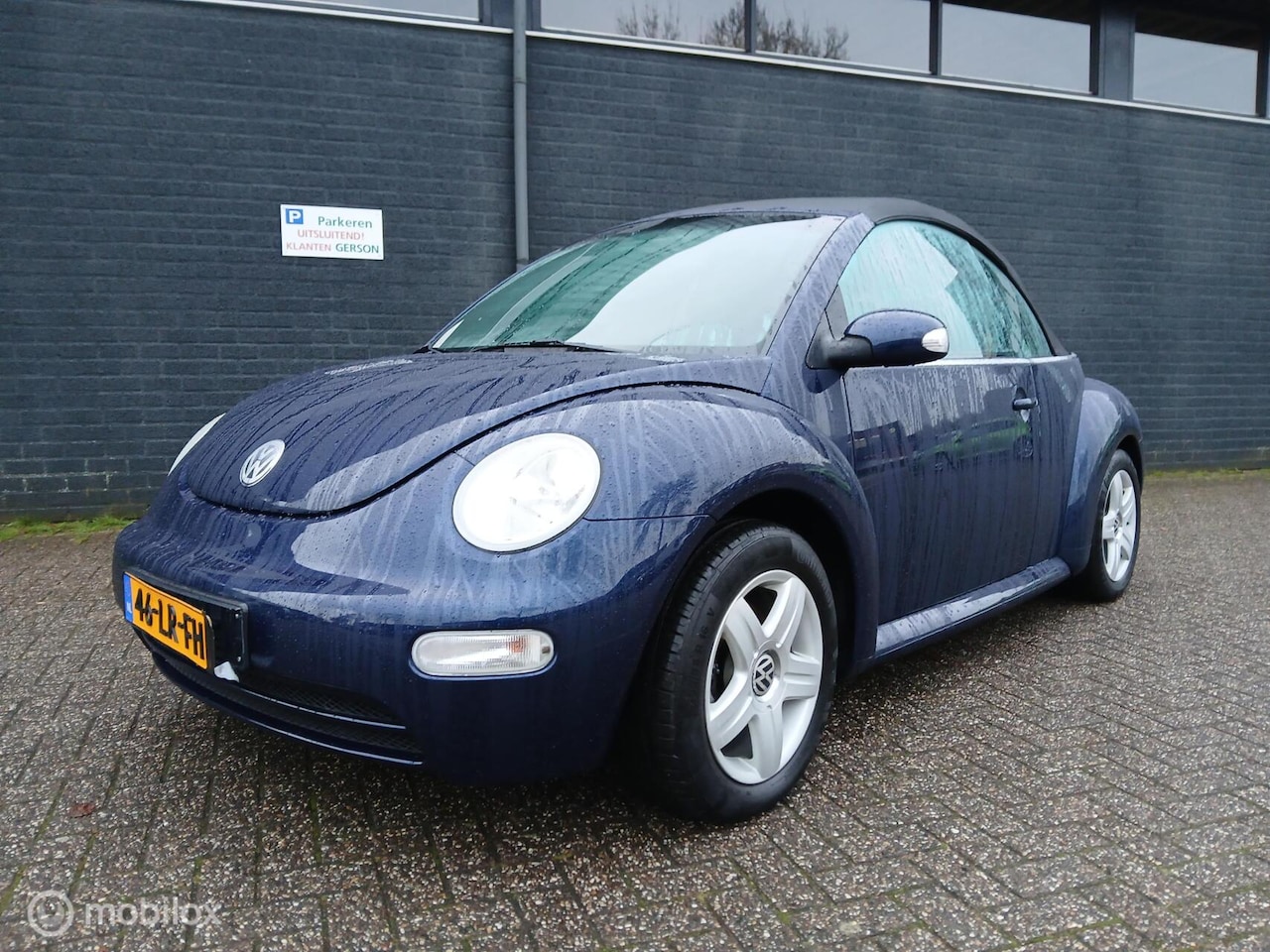Volkswagen New Beetle Cabriolet - 2.0 - AutoWereld.nl