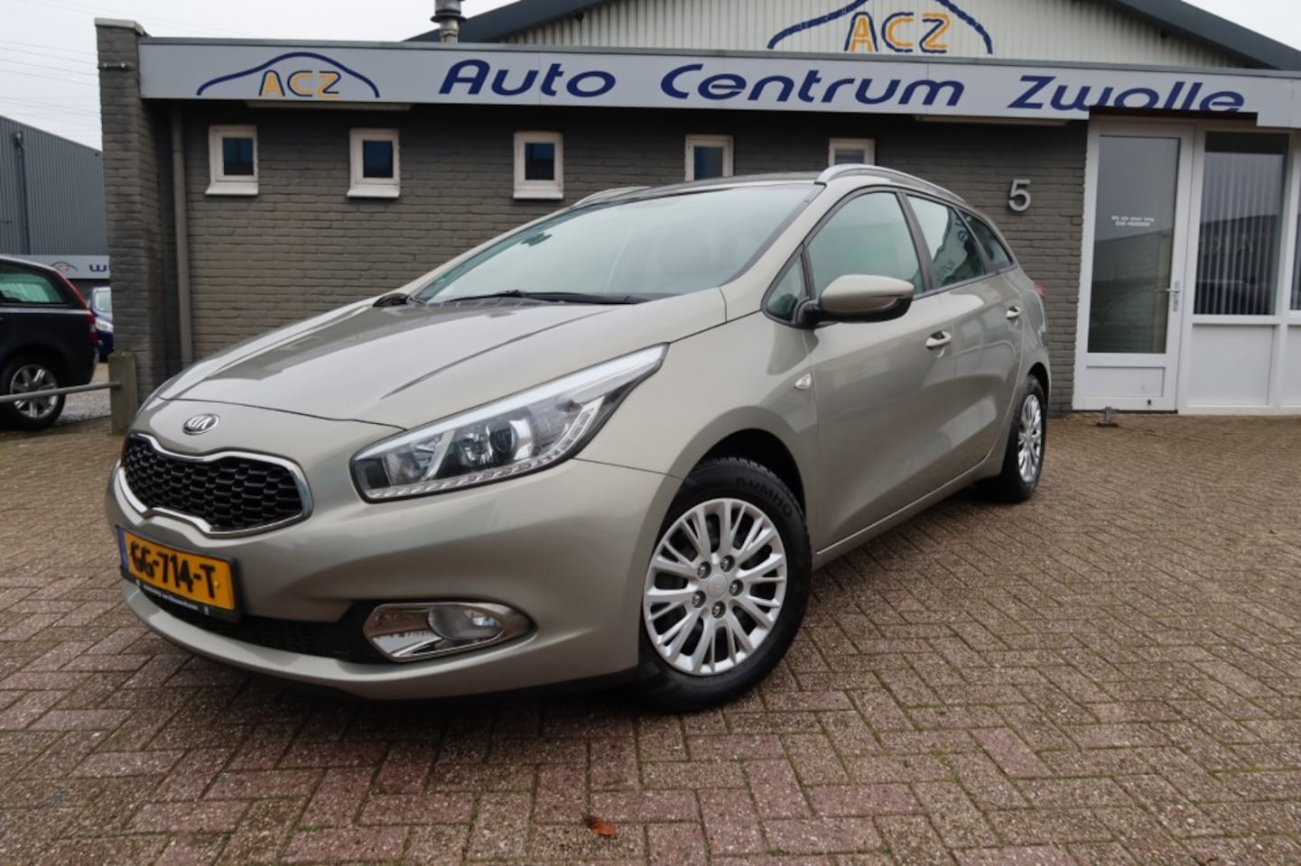 Kia Cee'd - 1.6 GDI ComfortLine 1.6 GDI COMFORTLINE , AIRCO , TREKHAAK ENZ. - AutoWereld.nl