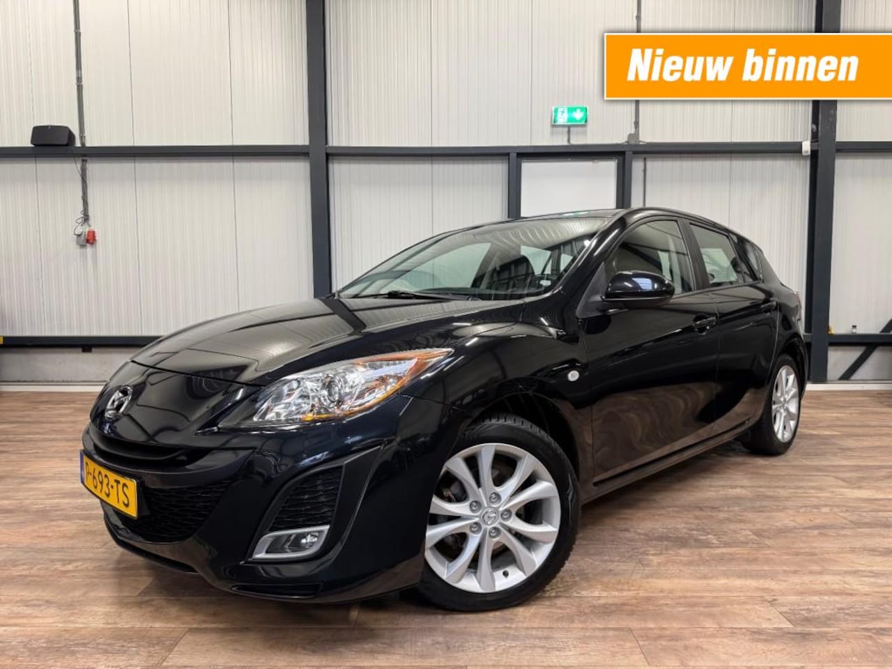 Mazda 3 - 1.6 Business Plus / CLIMA / CRUISE / Stoelverw. / PDC / - AutoWereld.nl