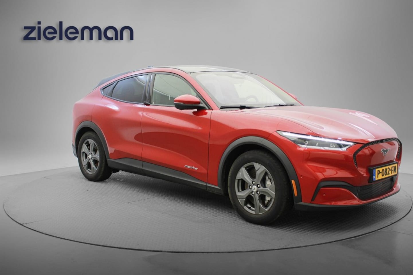 Ford Mustang Mach-E - RWD 75 KWH - Panorama, Leer, Navi, Cruise, Camera, BenO, Stoel/Stuur verw. - AutoWereld.nl