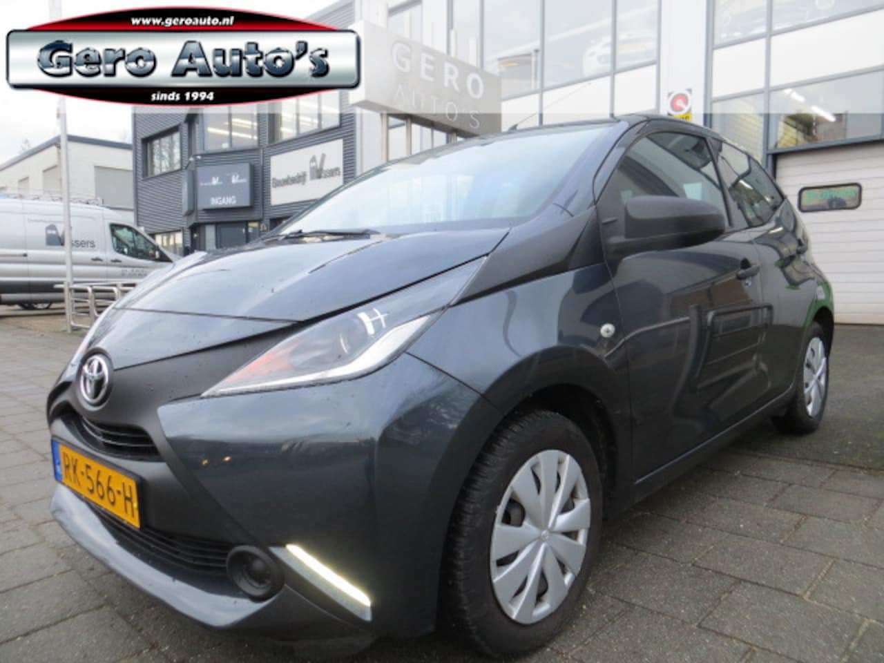 Toyota Aygo - 1.0 VVT-i x-fun nl-auto ! 5drs airco cruise control elec pakket - AutoWereld.nl
