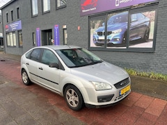 Ford Focus - 1.6-16V Champion