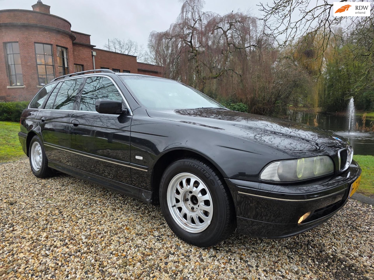 BMW 5-serie Touring - 525i AUTOMAAT/leer/AIRCO/cruise - AutoWereld.nl