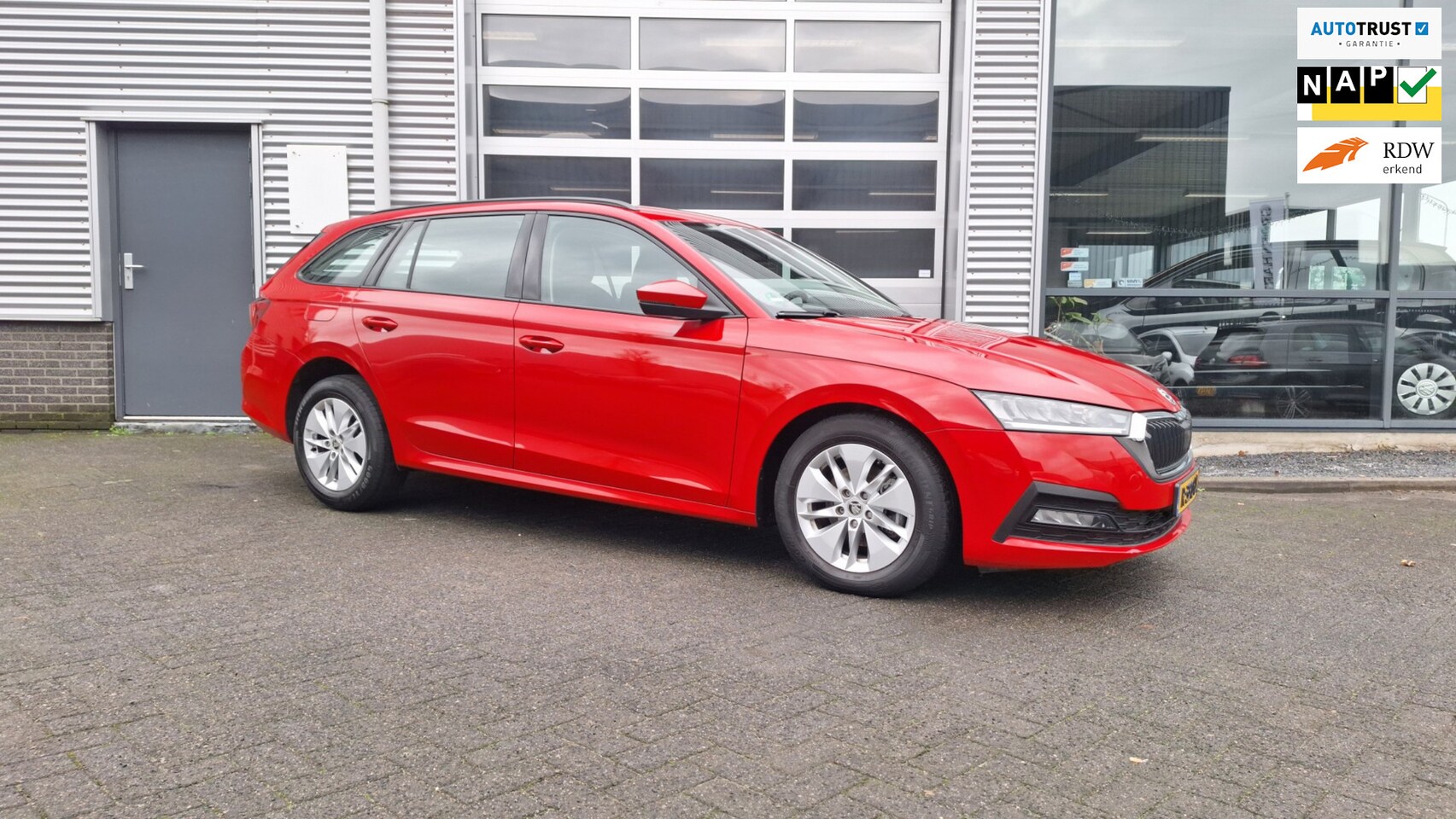 Skoda Octavia Combi - 1.0 TSI Ambition/Navigatie*Cruise*Pdc/Led*Metalic/Enz - AutoWereld.nl