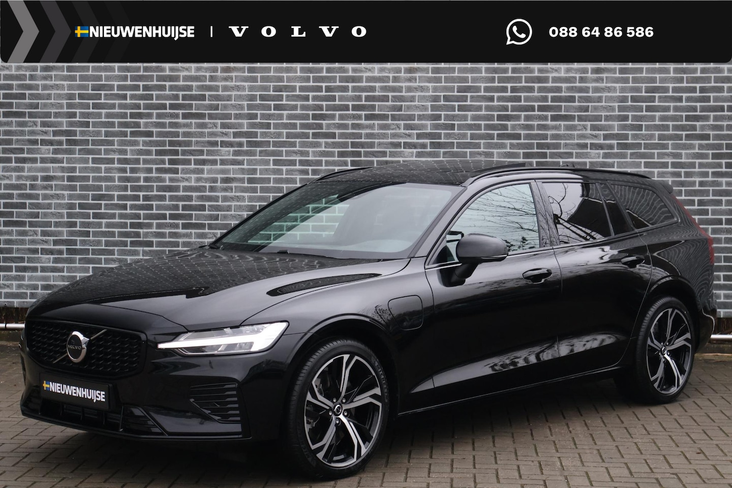 Volvo V60 - 2.0 T8 Plug-in hybrid AWD Plus Perform. Ed. Dark Adaptieve Cruise Control | Dode hoek dete - AutoWereld.nl