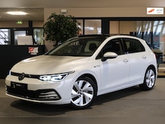 Volkswagen Golf - 8 1.5 eTSI Style 150PK DSG Pano Navi ACC Memory
