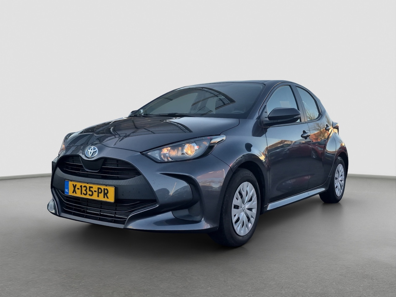 Toyota Yaris - 1.5 Hybrid Active Trekhaak | Camera | Climate control | Carplay/android auto - AutoWereld.nl