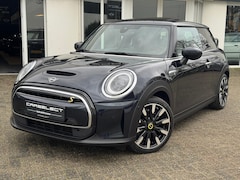 MINI Mini-Electric - Cooper SE Classic 33 kWh Head-Up Harman/Kardon Panoramadak . Neem contact op en we maken e